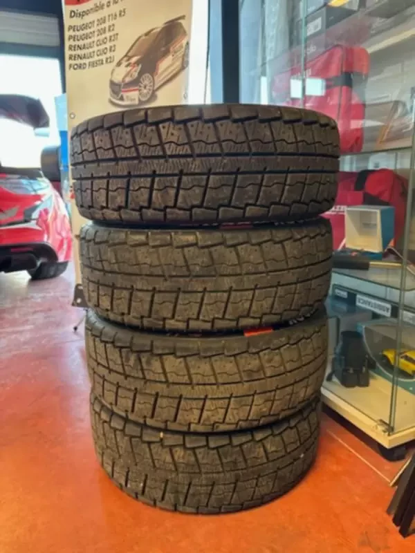 4 pneus neige Hankook