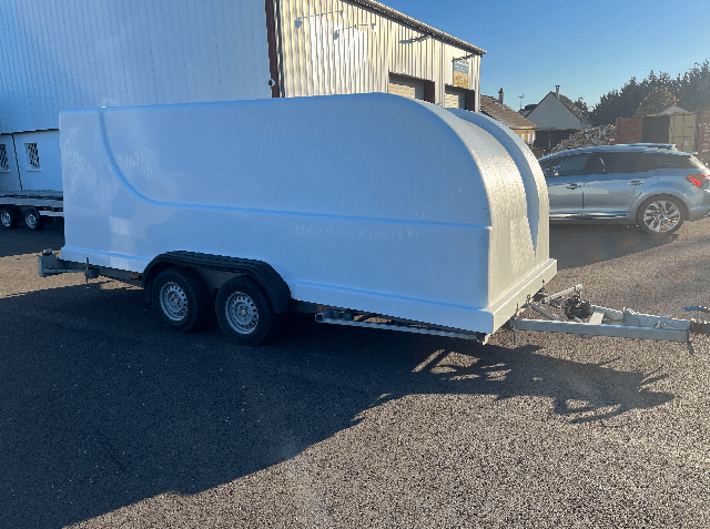 Closed car door trailer