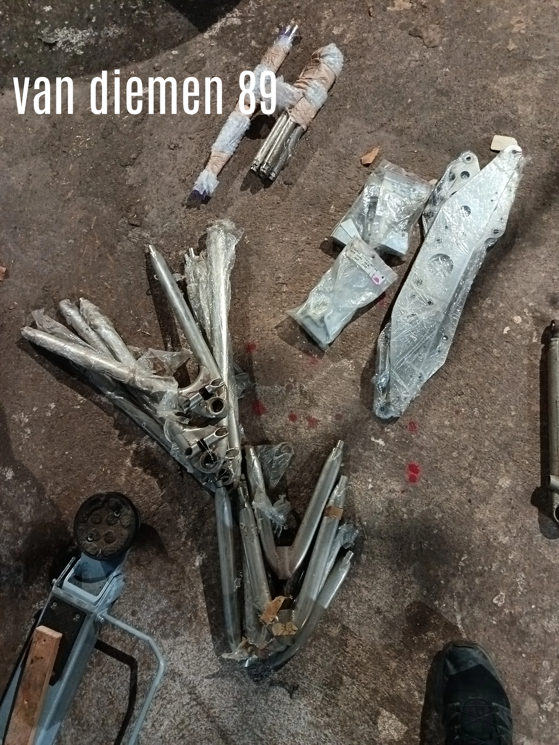 Set of van diemen parts – photo 3