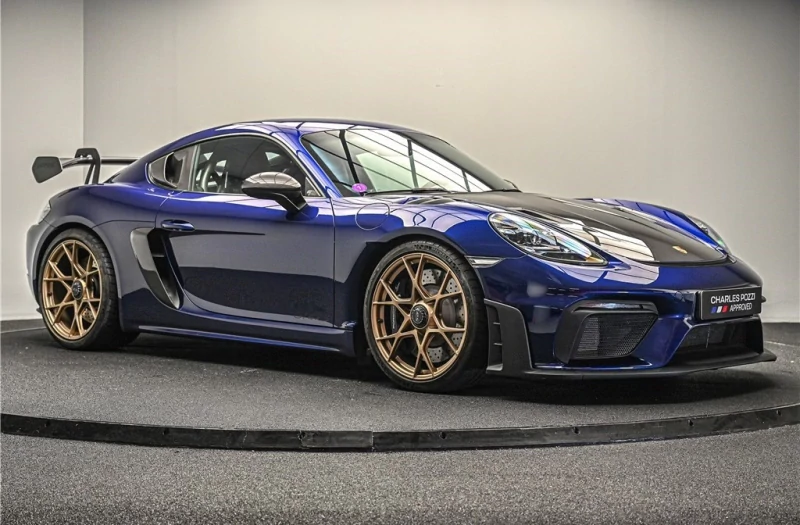 PORSCHE 718 CAYMAN GT4 RS