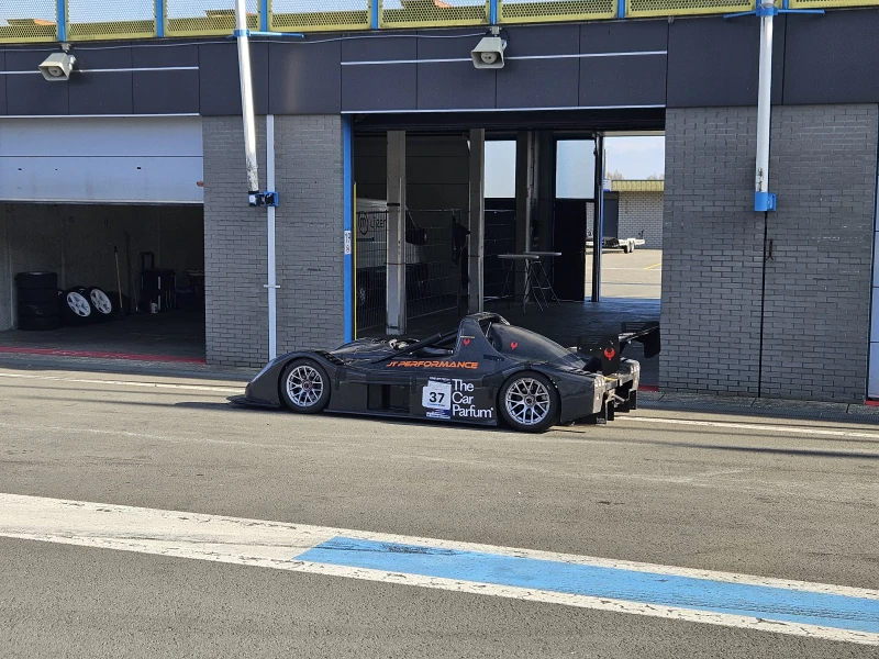 Radical SR3 RS - Full Carbon Body