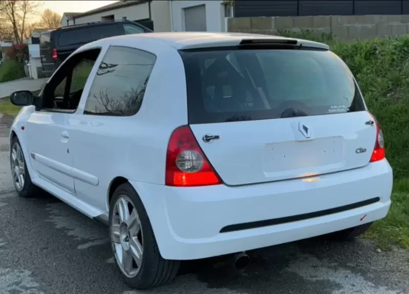 Renault Clio A7 rental