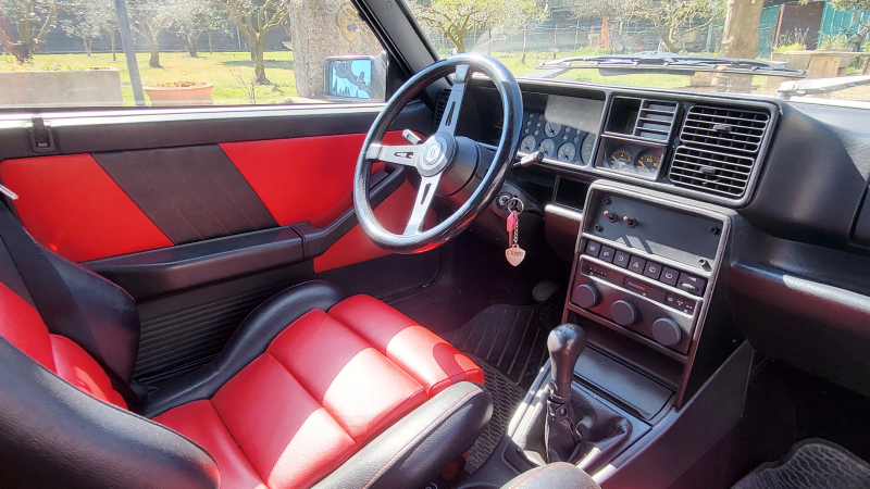 Lancia Delta HF Intégrale