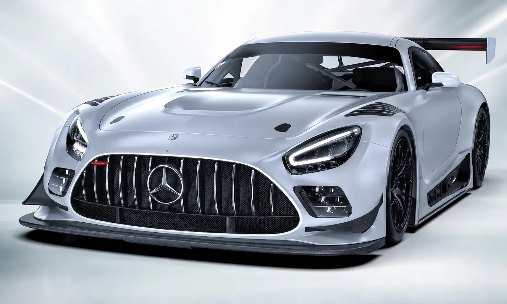 Éclairage supplémentaire pour la Mercedes-AMG GT3 EVO destinée à la série des 24 Heures – photo 1