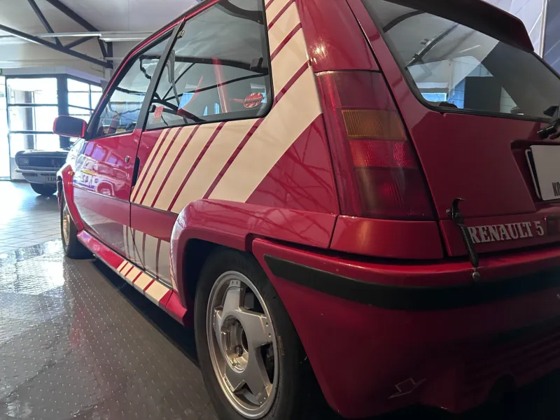 Renault 5 GT Turbo Race Car