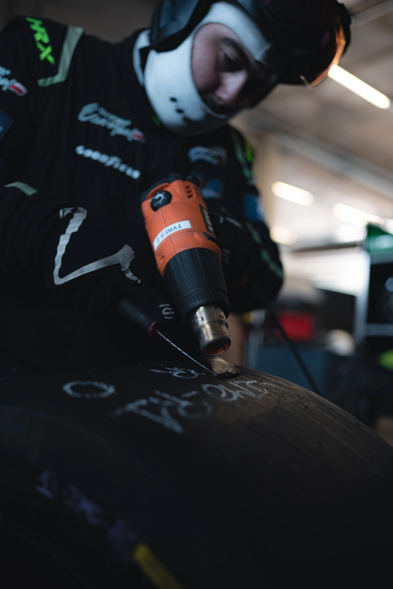 Freelance/contractor race mechanic available end 2026 - 2027