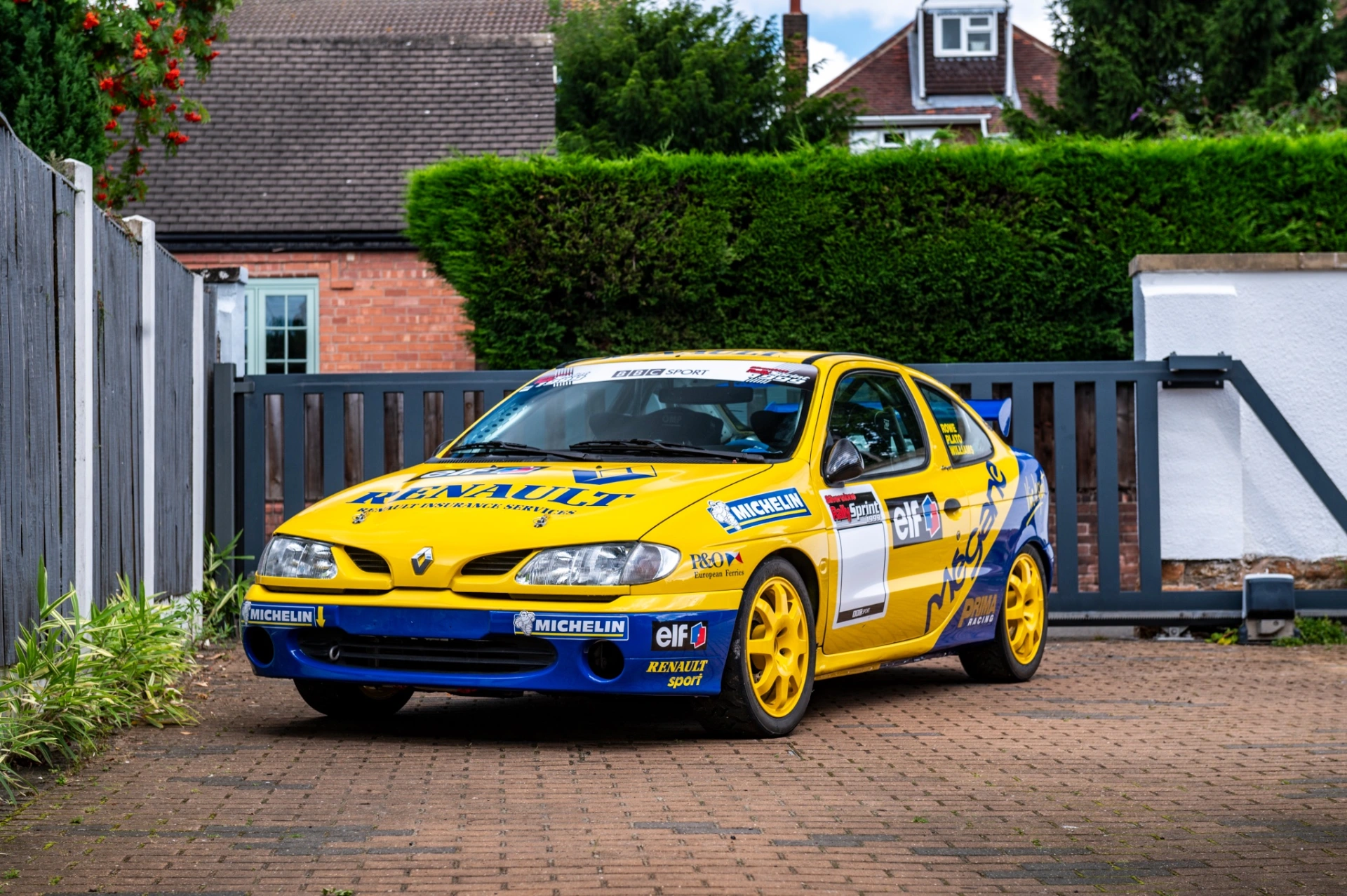 Renault Mégane Coupé : voiture de course et de rallye de la Cup – photo 1