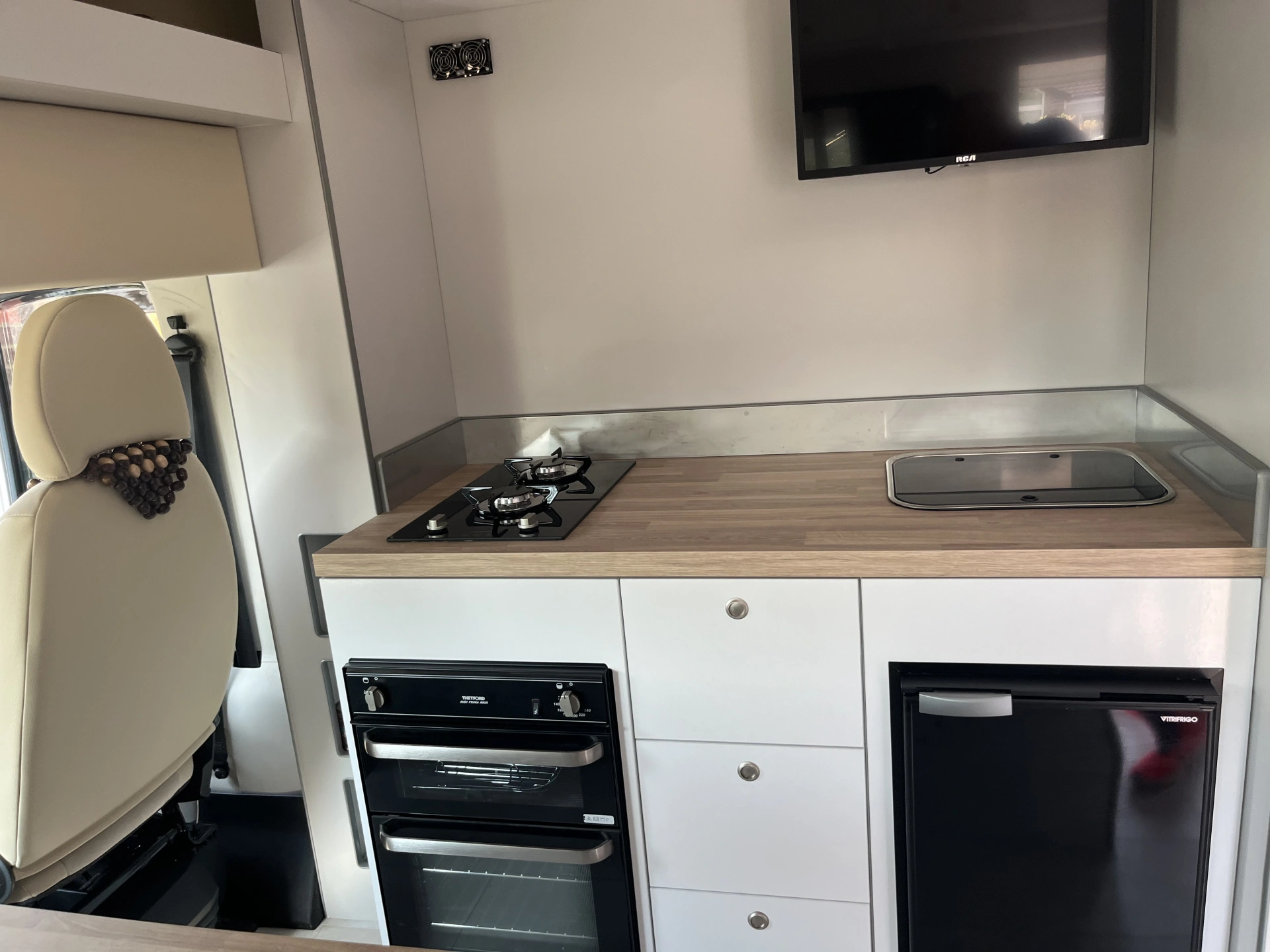 Véhicule sur mesure pour le transport de voitures / camping-car de luxe – photo 2