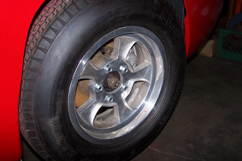 Vintage Racing - 1957 Victress C2 Coupe