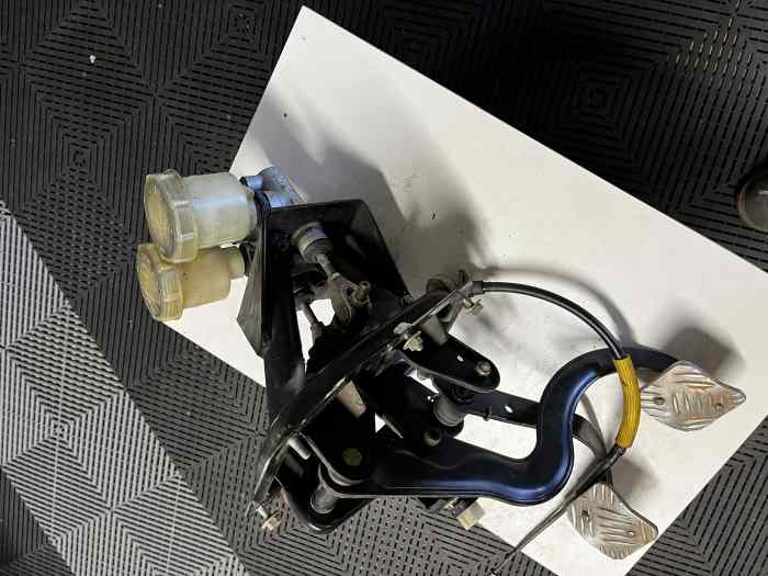 Dual-pump crankset with 306 / ZX spreader bar
