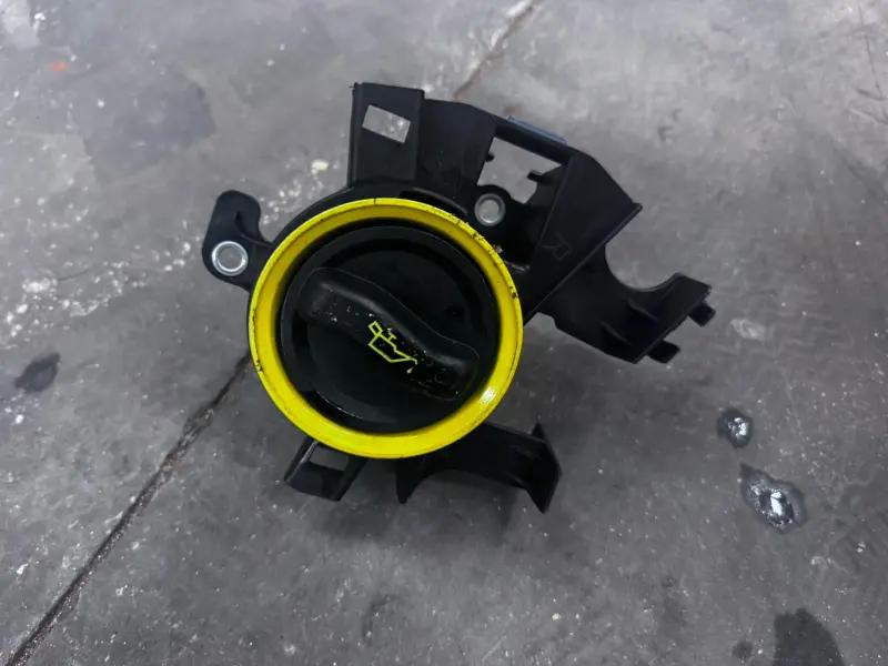 Bouchon de remplissage d’huile moteur Porsche Cayman GT4 RS - 9P1115423