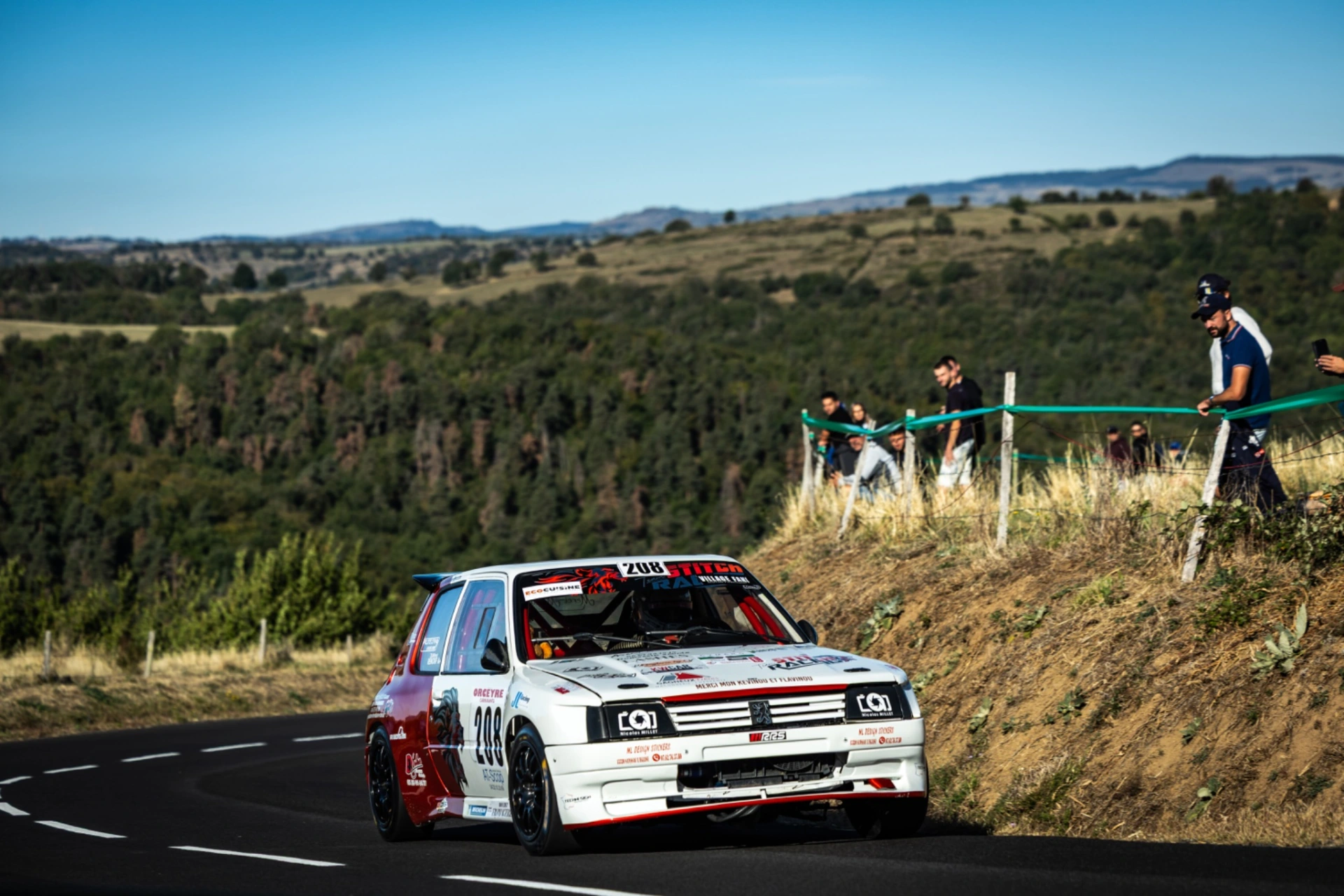 205 F2000/1 – photo 1