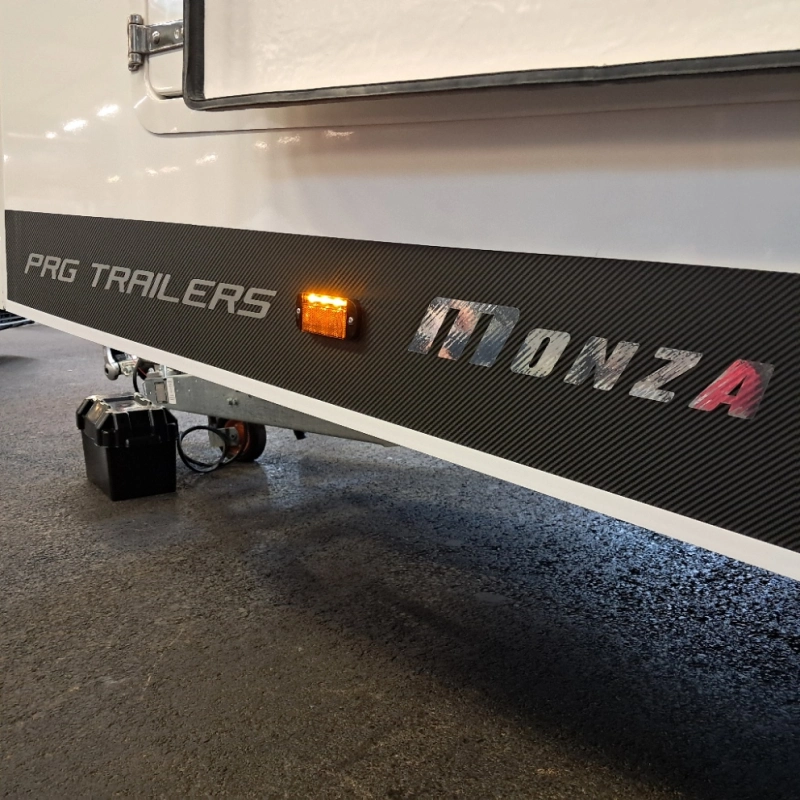 PRG Trailers Prosporter MONZA 3-axle trailer - 6.00m x 2.34m
