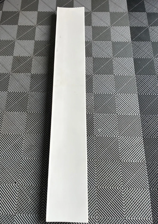 Aileron arrière en fibre de verre neuf – 200 x 29 cm