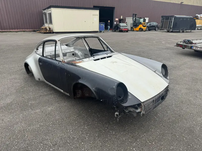Caisse Porsche 911 3.0 SC 1982 projet restauration