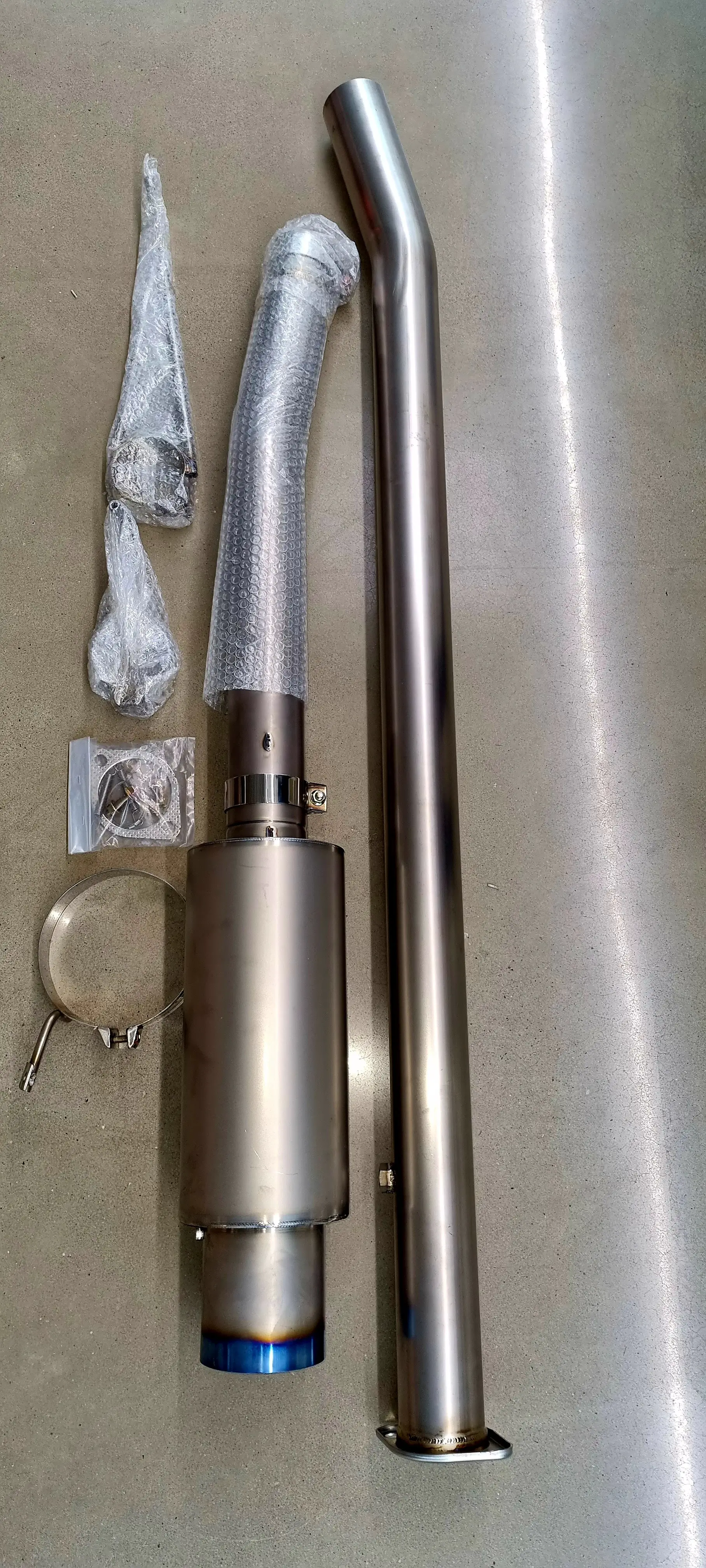 Mitsubishi EVO VII exhaust system