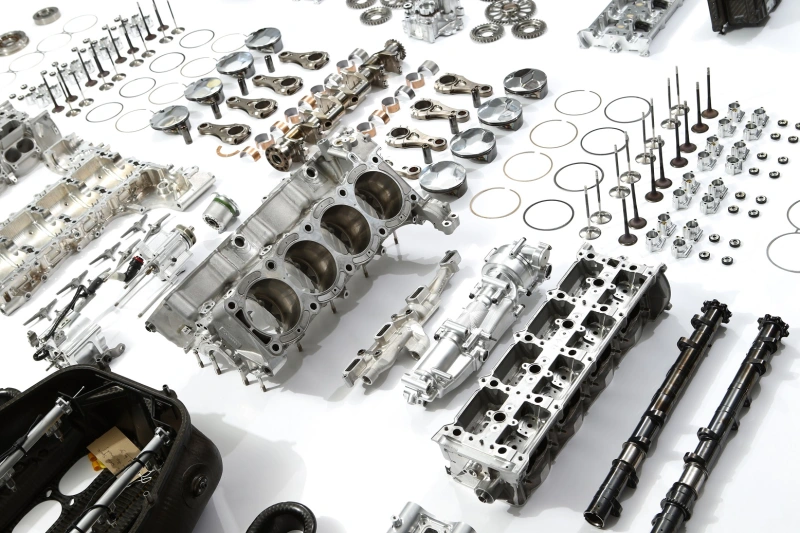 Pièces de moteur Cosworth de Formule 1 ayant servi en course (souvenirs)