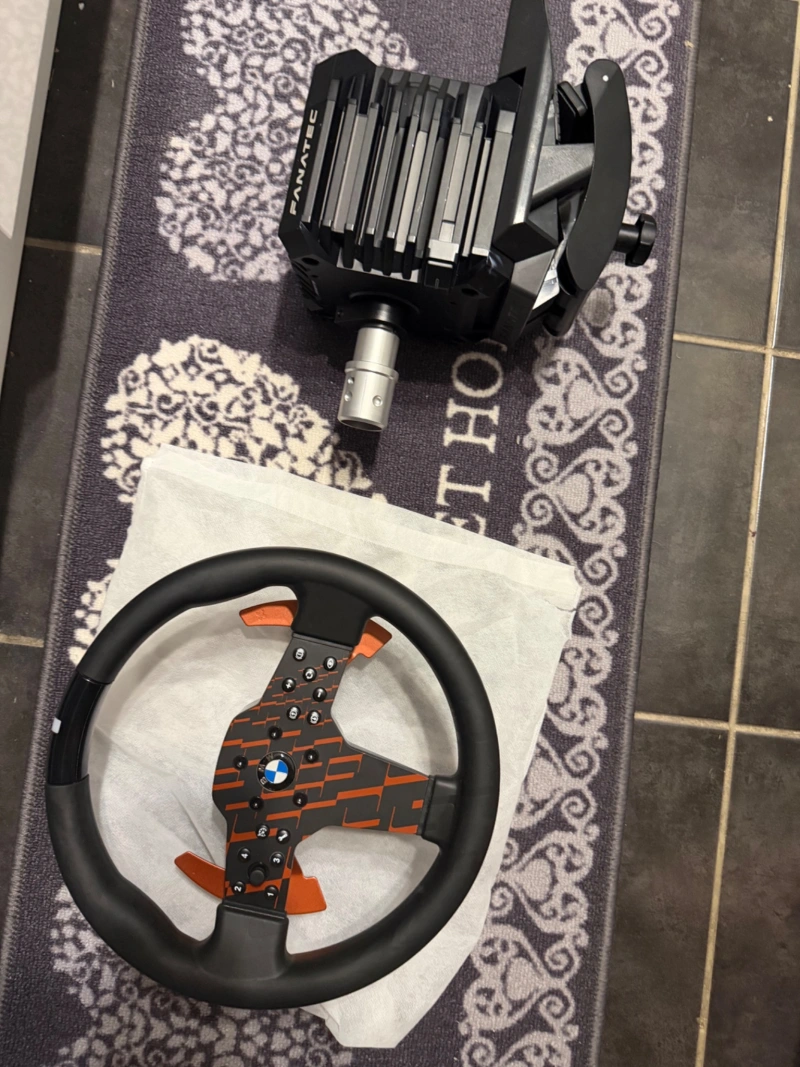 Base CSL DD + Boost Kit + Volant CSL BMW et Pedale sans l'embrayage