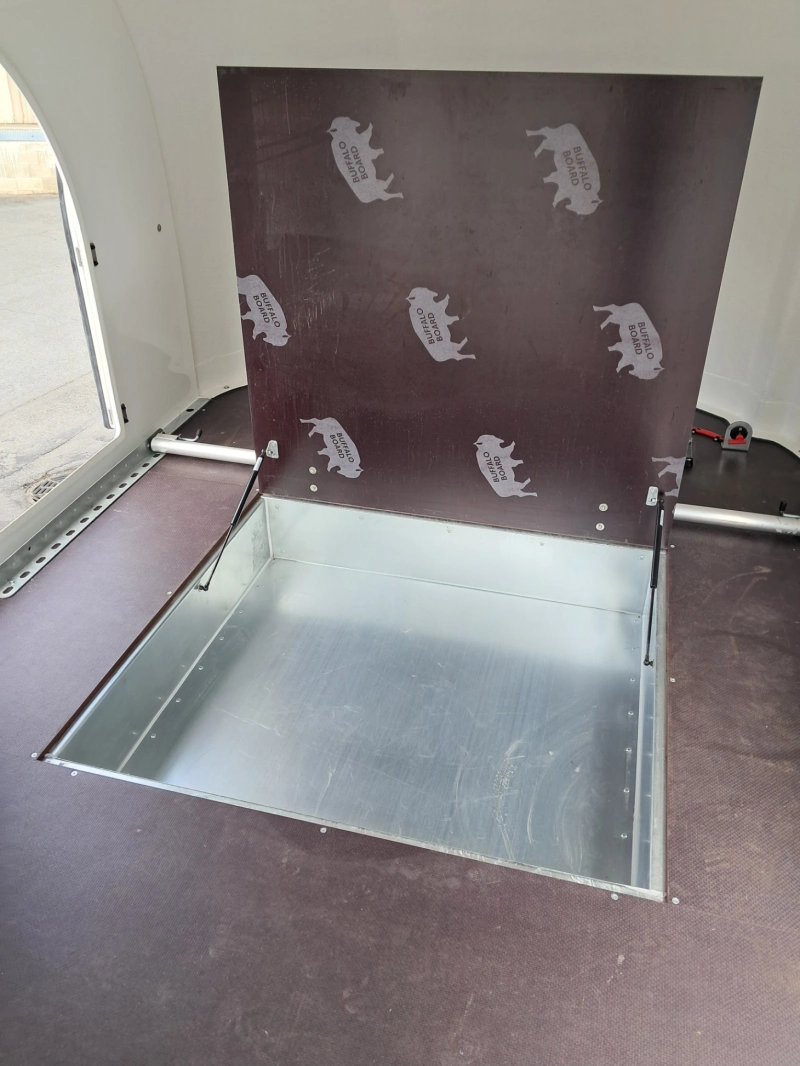 PRG Trailers Prosporter MONZA 3-axle trailer - 6.00m x 2.34m