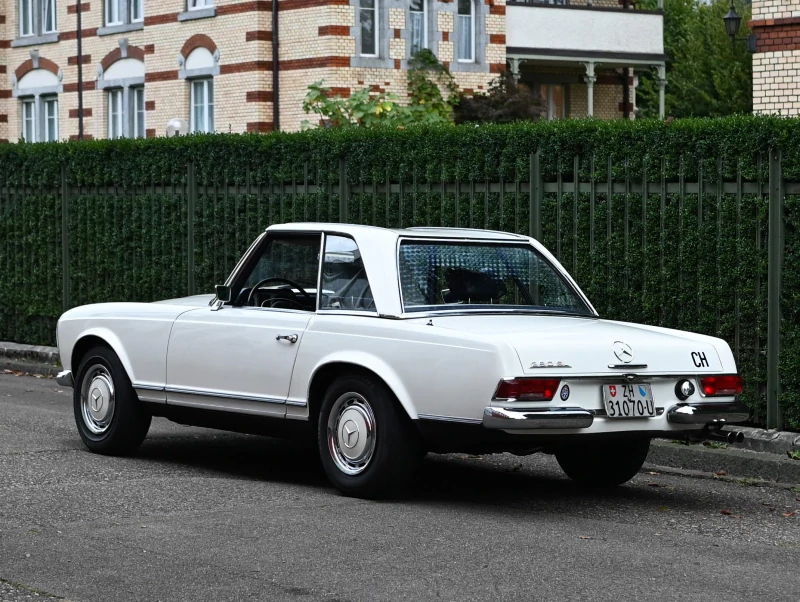 Mercedes-Benz 280 SL Pagoda, 4-Speed manual