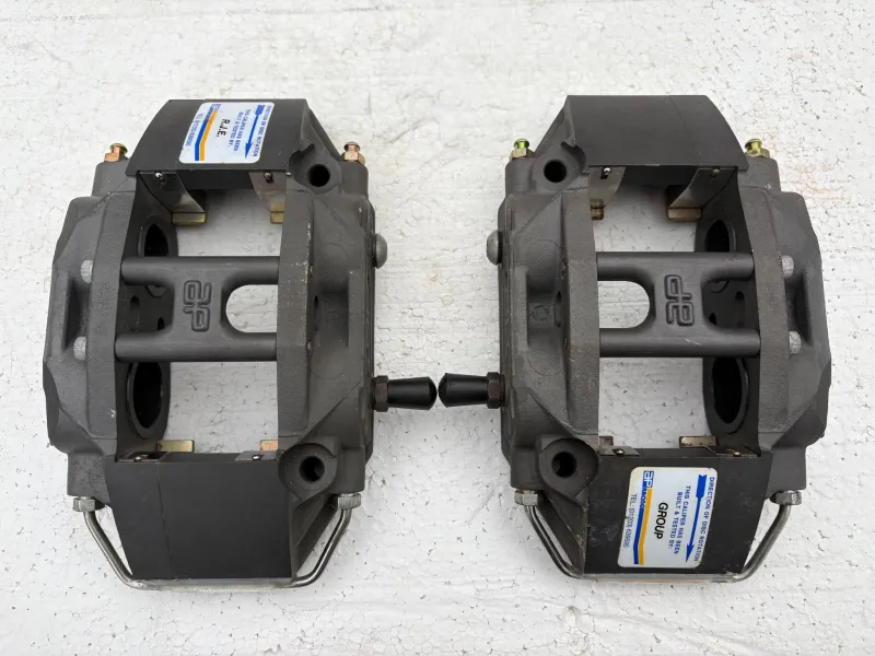 2 étriers AP Racing CP3344 4 pistons neufs – 309 Gr A / 106 / AX VHC