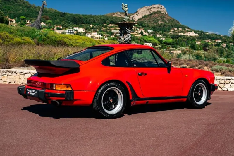 PORSCHE 911 TURBO