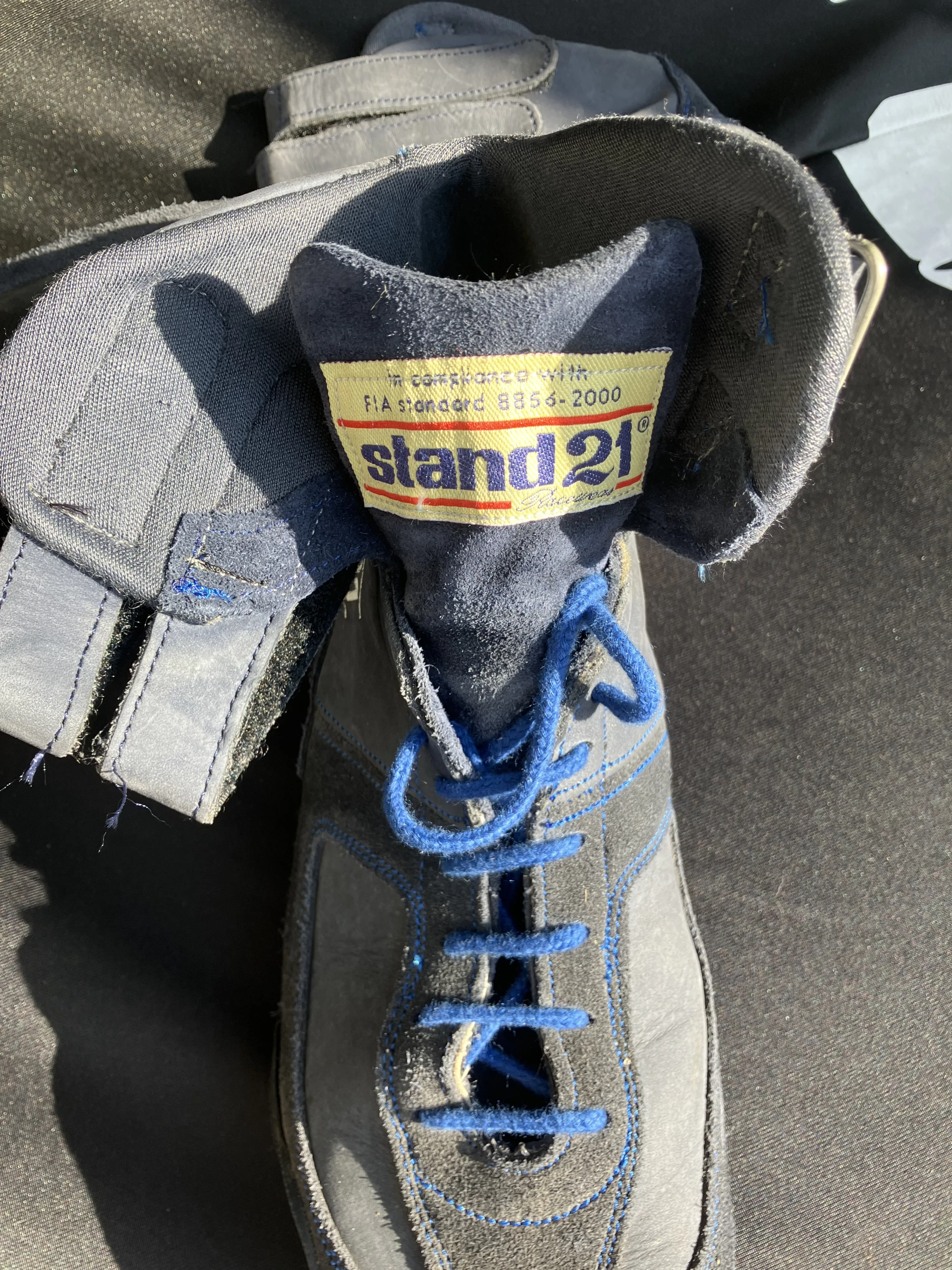 High boots Stand 21