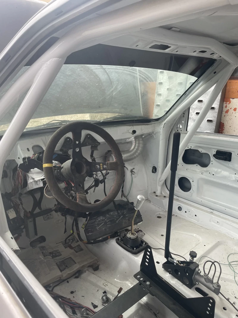 Peugeot 106 s16 to finish