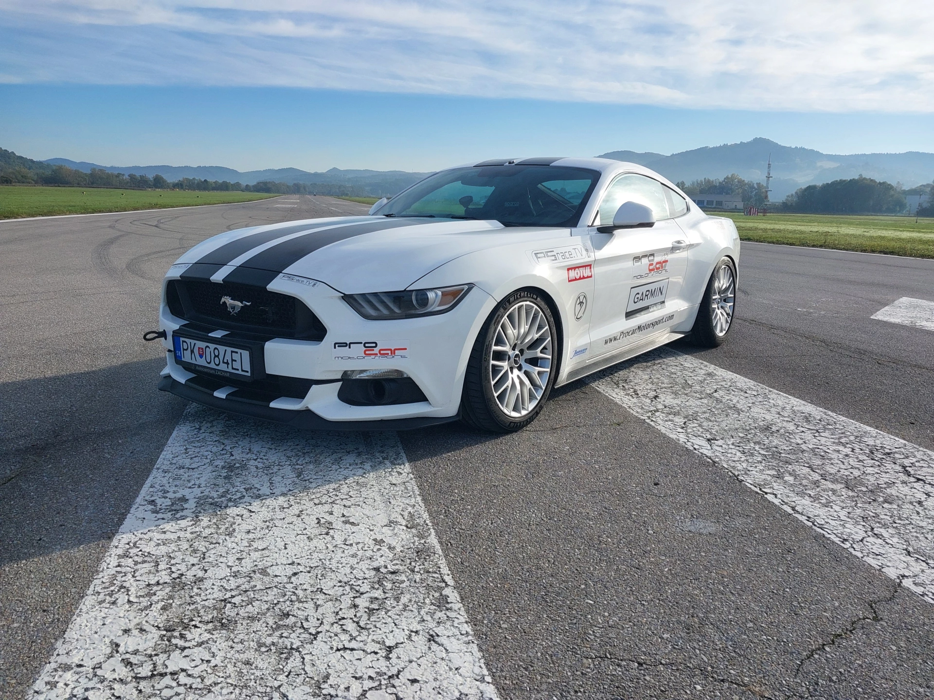 Ford Mustang V8 – photo 1