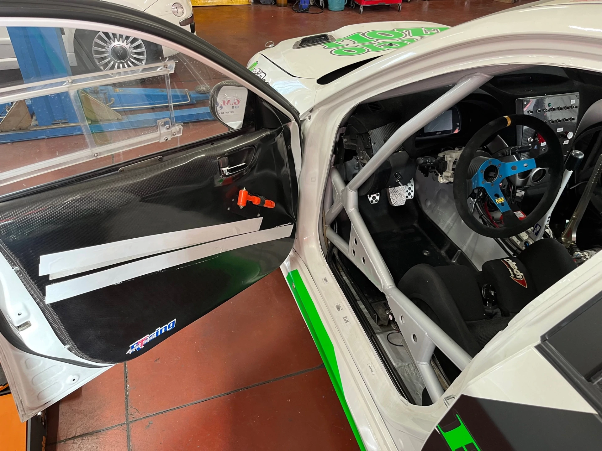 SUBARU IMPREZA STI R4