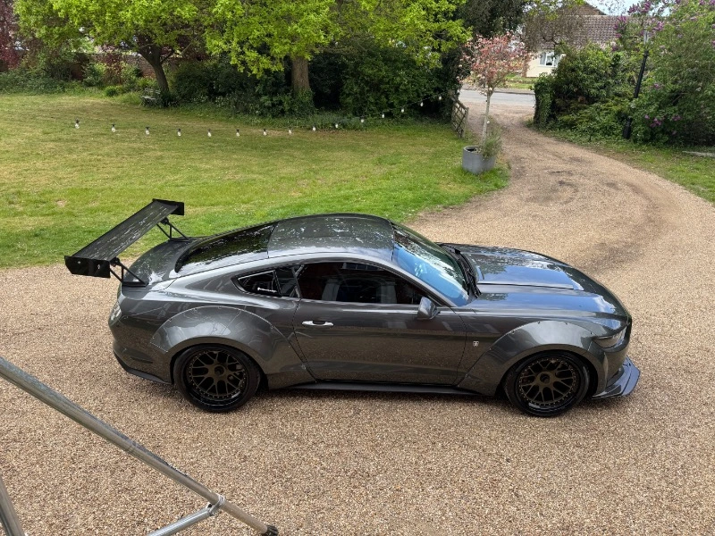 MUSTANG FORD DÉRANGÉE GT-S700
