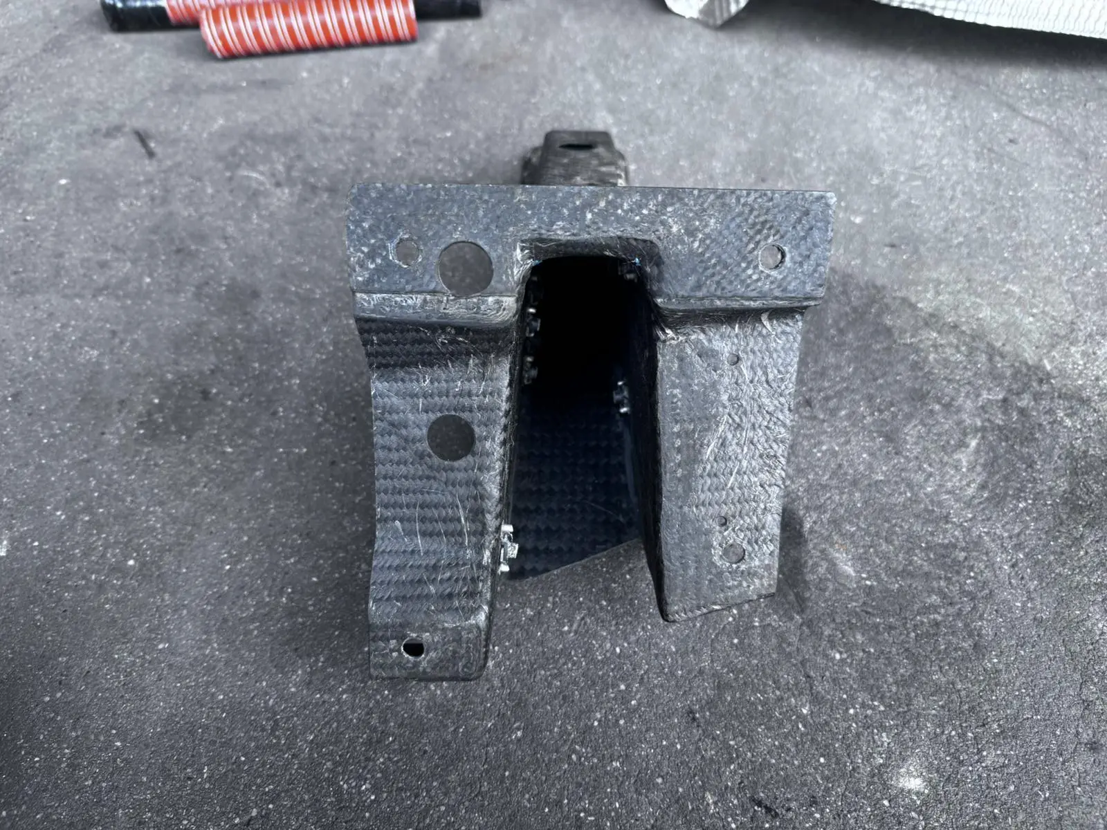 Porsche 991 GT3 R carbon headlight housing, right – photo 3