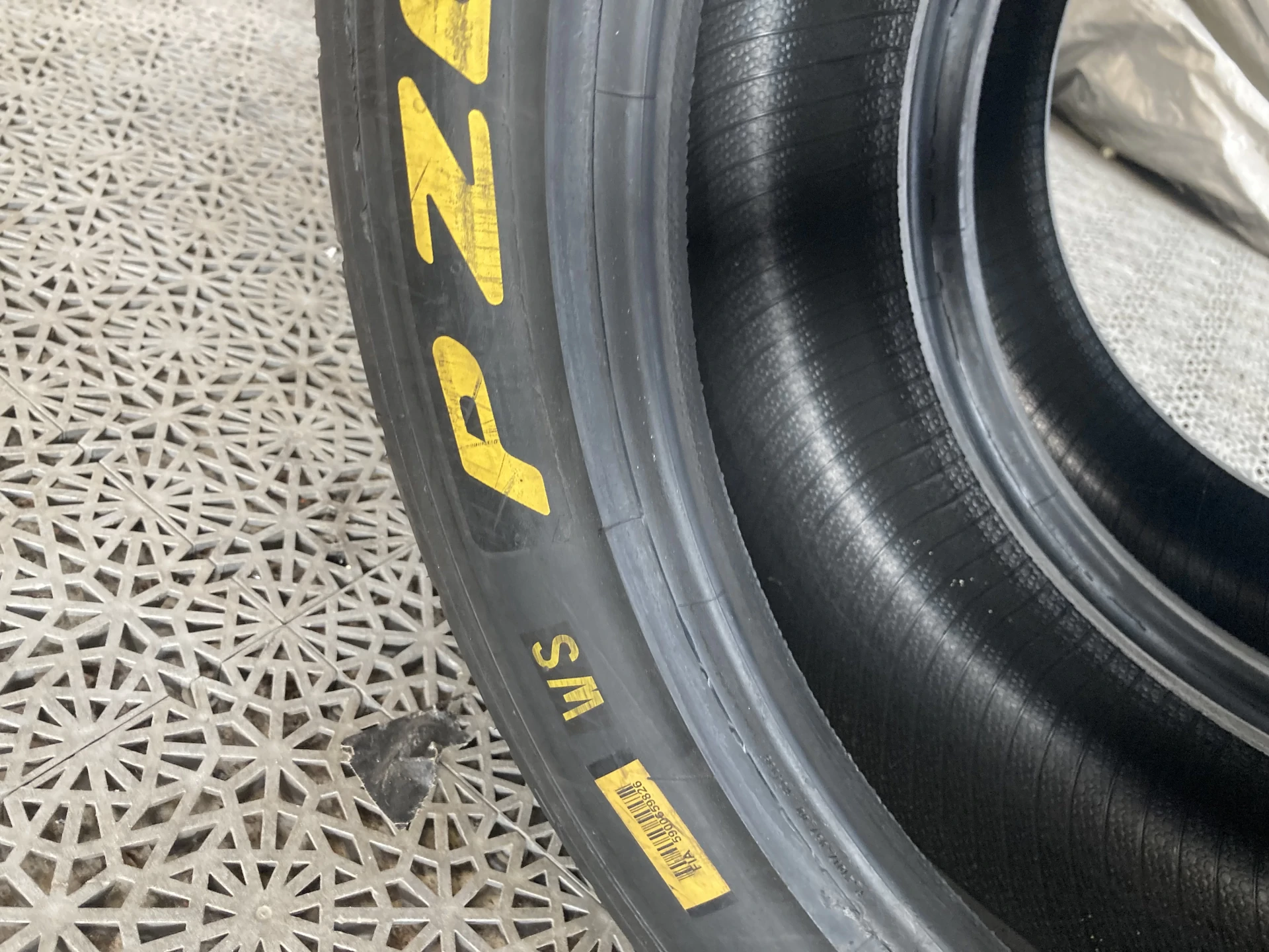 2 pneus pluies Pirelli 225/625 R17 Gamme WS