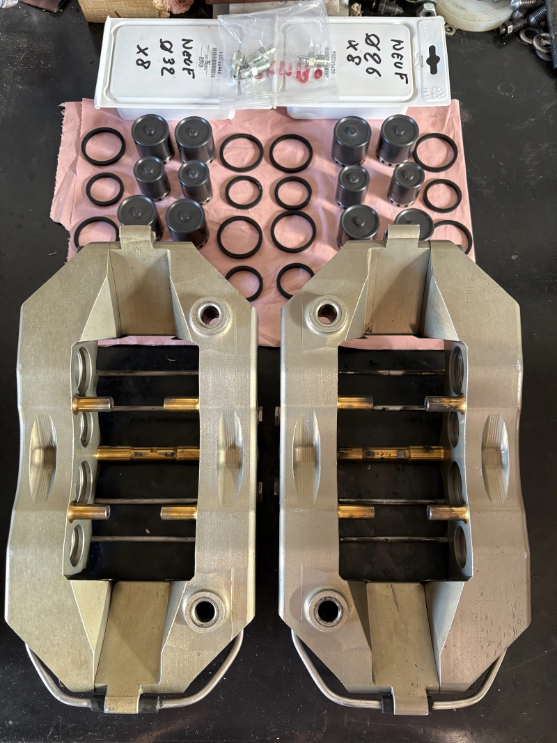 2 étriers Brembo 8 pistons révisés – 306 Maxi, Escort Cosworth Gr A, Mégane Maxi, Evo, VHC