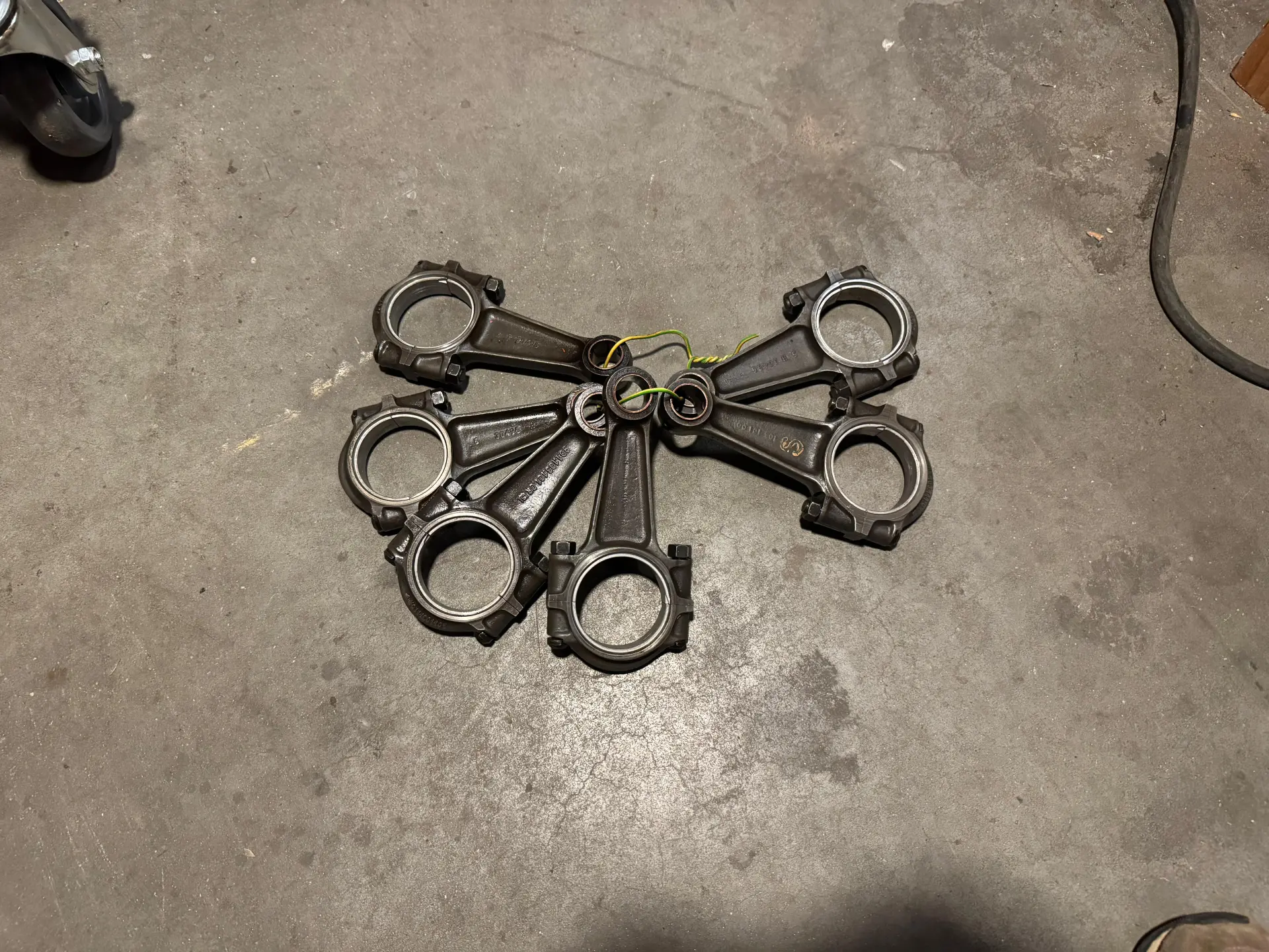 Set of Porsche engine connecting rods, ref. 9011031010R – photo 1