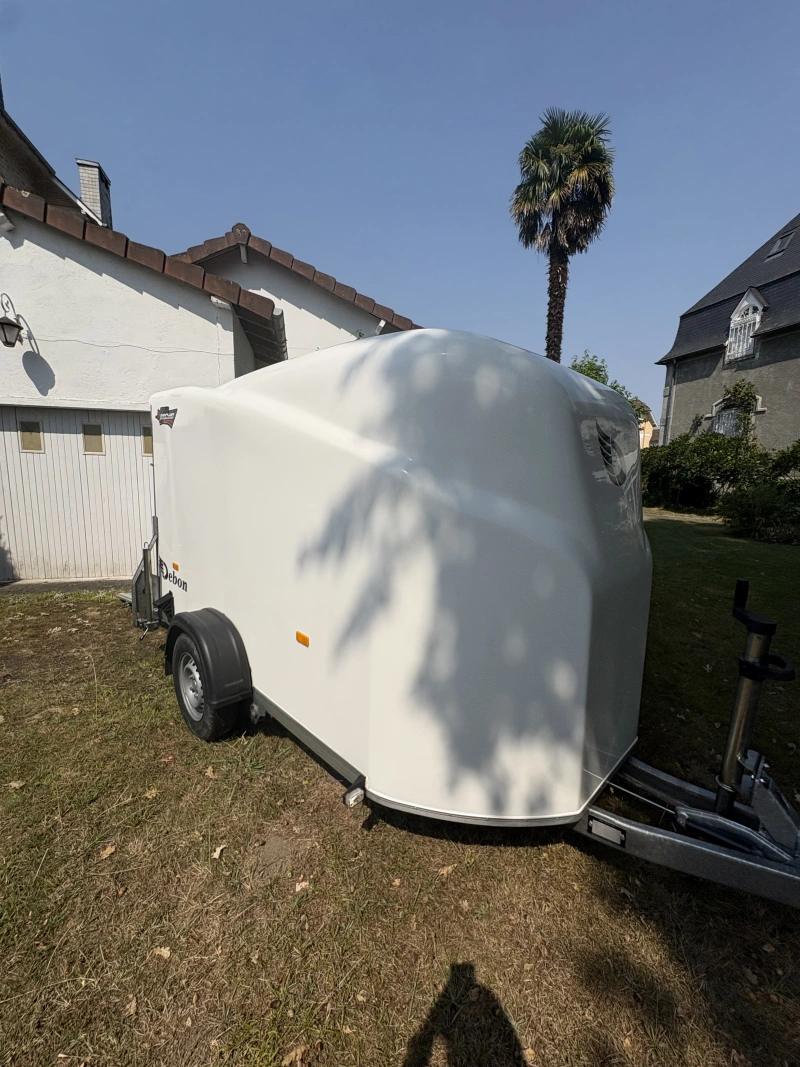 Debon Cargo 1300 trailer equipped for karting