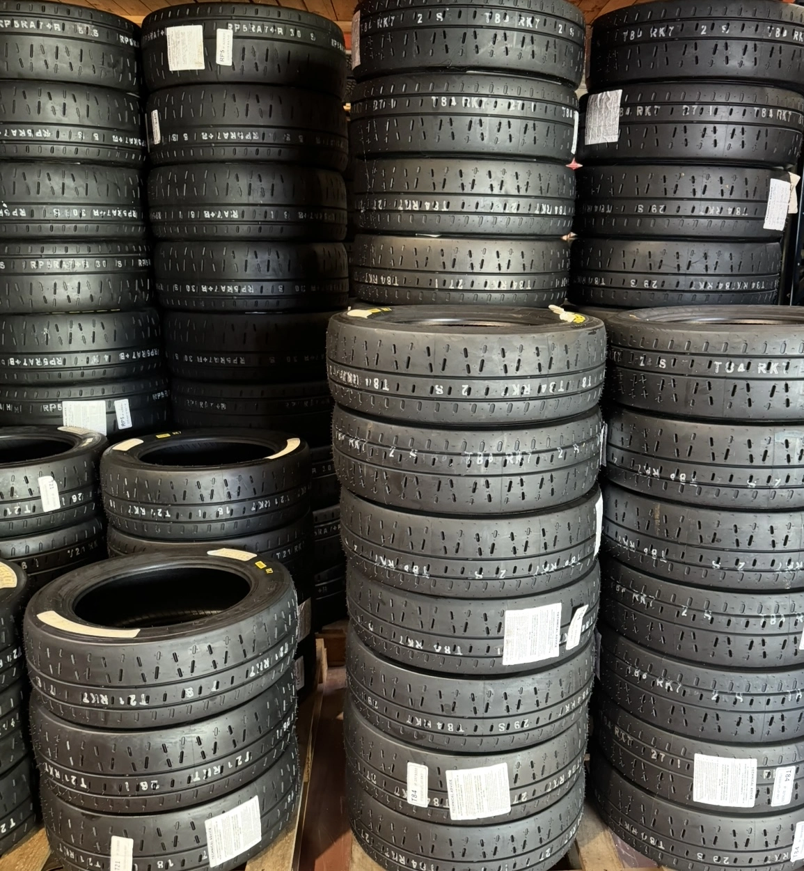 Pneus PIRELLI Rallye compétition 2025 – photo 1