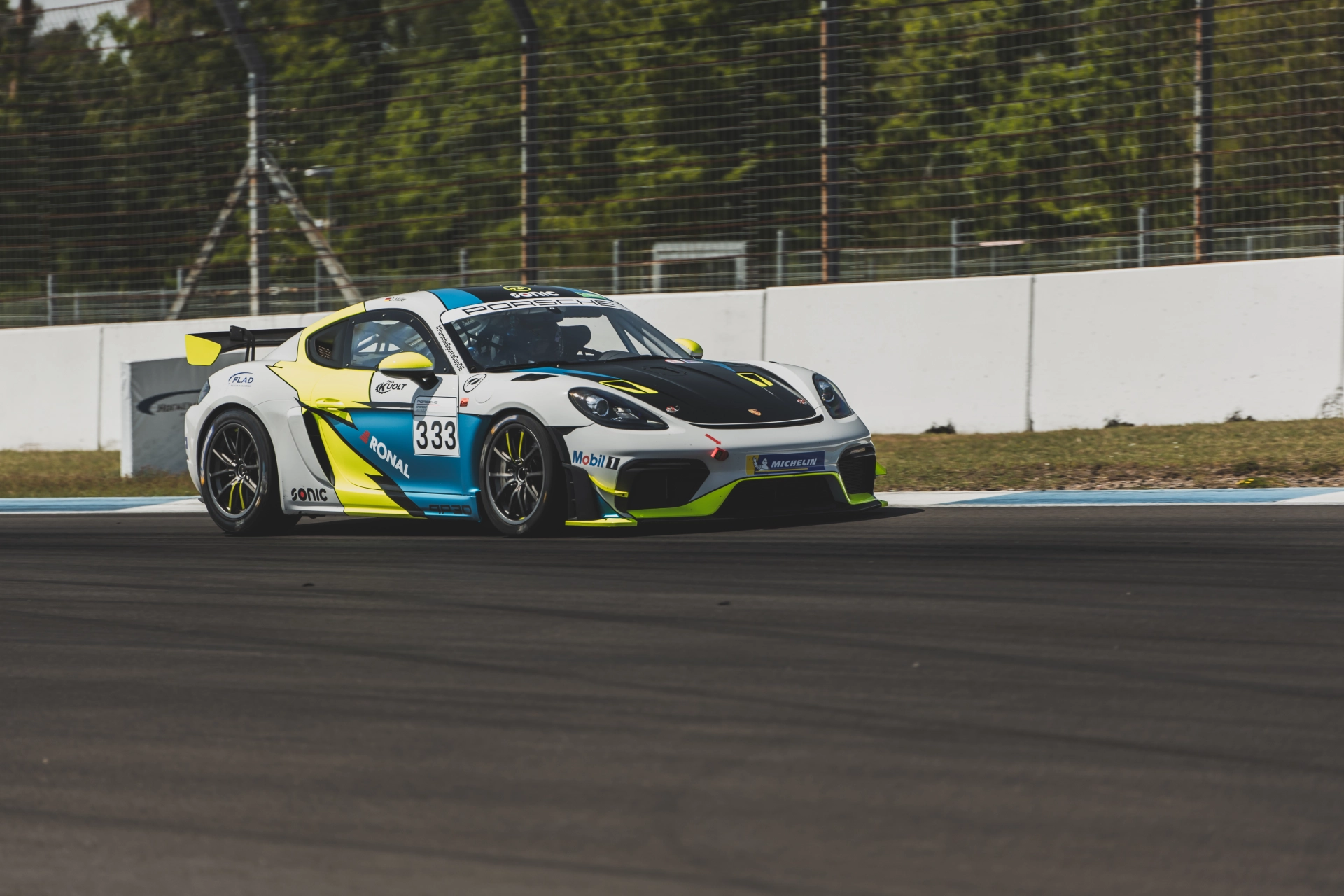 Porsche Cayman 718 GT4 RS CS 2025 – photo 2