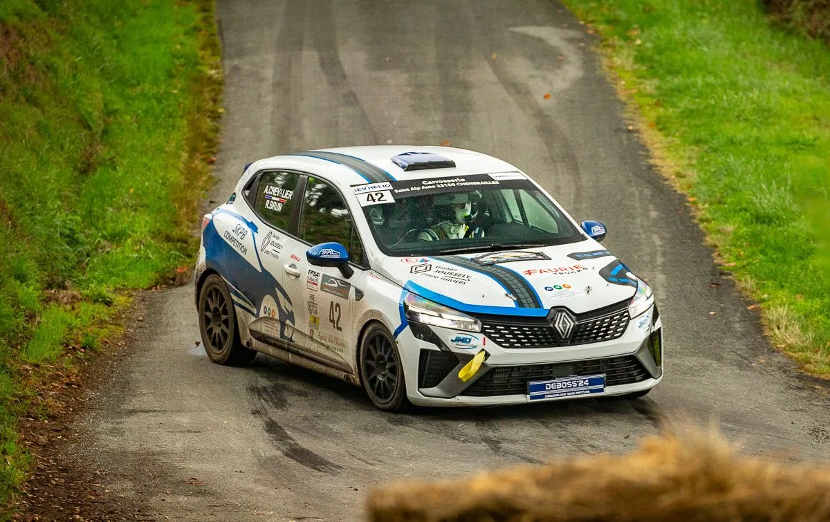 Location Clio Rally5 – photo 1