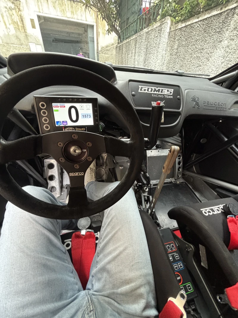 Peugeot 208 R2 Full spec