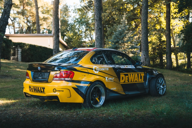 BMW E82 with M113 V8 5.0 (350 HP / 480 Nm)