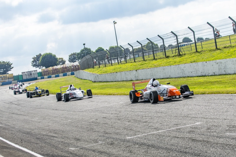 Formule Renault FR2000 Tatuus 2009