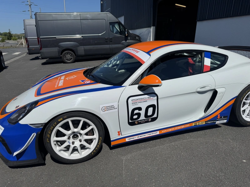 Porsche cayman Cup GT4 981