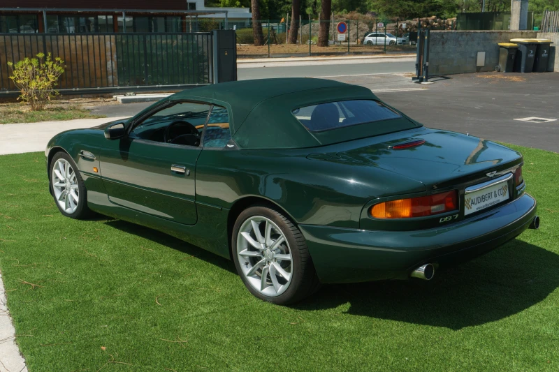 Aston Martin DB7 Volante V12