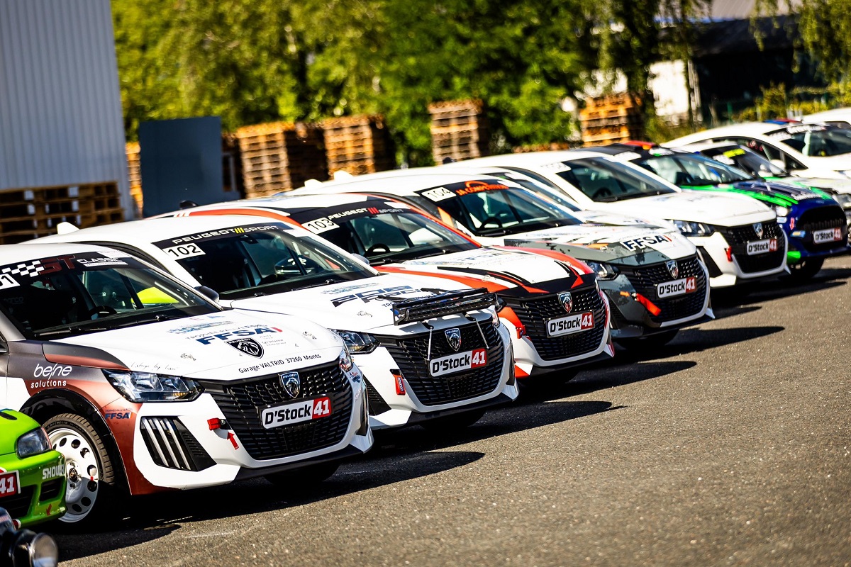 Peugeot 208 from the FFSA FR6 Trophy