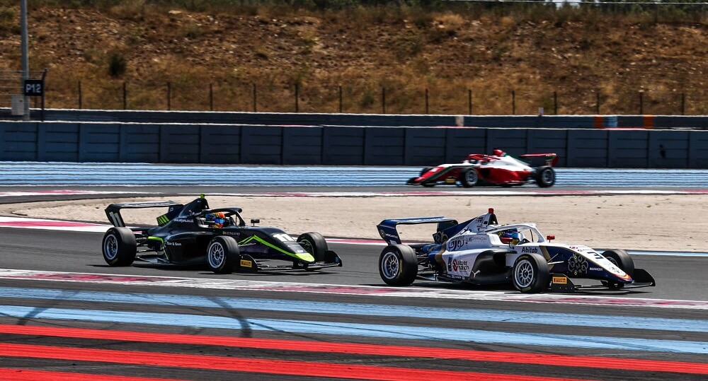 F4 sur le circuit du Castellet / Paul Ricard