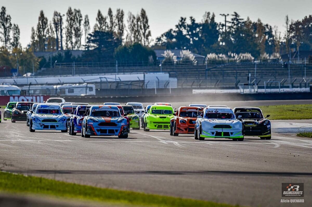 Start of a Mitjet Trophy race (Trophée Tourisme Endurance)