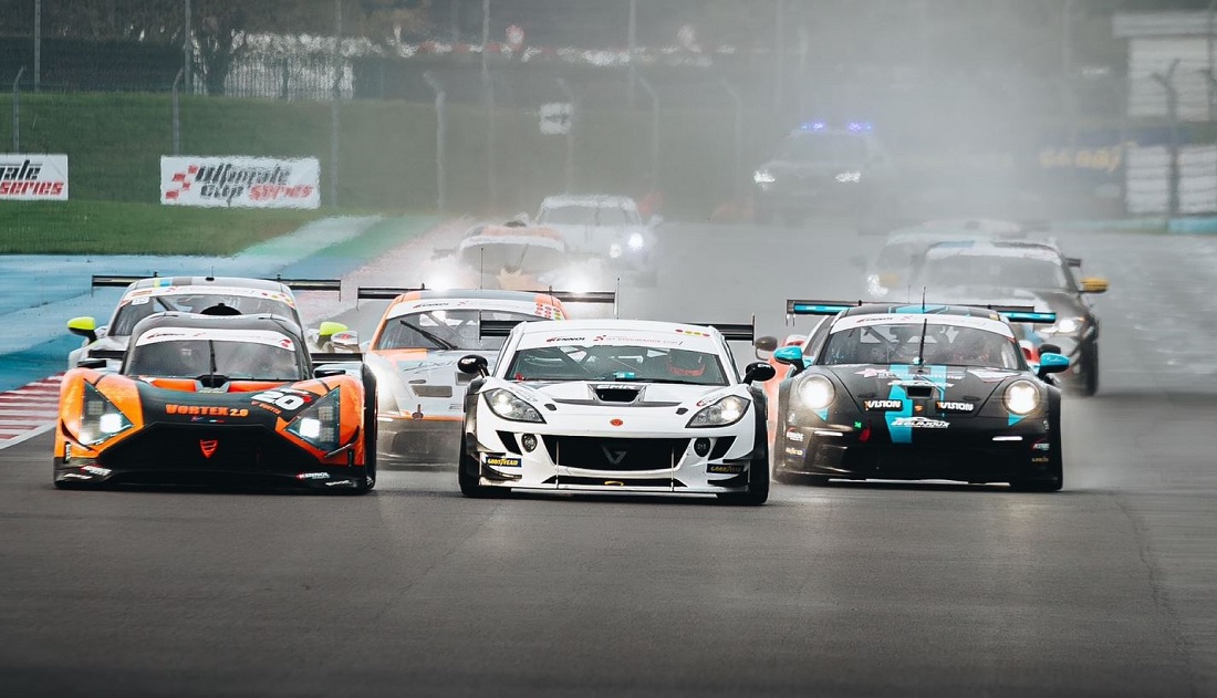Départ Magny-Cours - Ultimate GT Endurance Cup