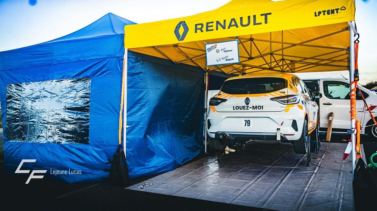 Service support for a Renault Clio Rally5 available for rental on GoToTheGrid