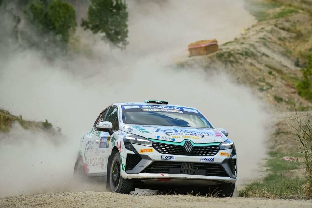 Clio Rally5 en version Terre